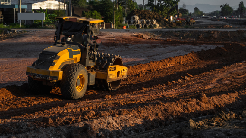 Valderci Malagosini Machado destaca como identificar falhas na compactação do solo antes da pavimentação e prevenir recalques futuros.