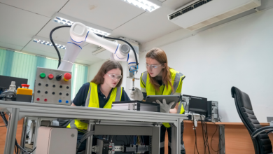 Sérgio Bento De Araújo destaca como as competições de robótica estimulam trabalho em equipe, empatia, resiliência e habilidades socioemocionais essenciais para o futuro.