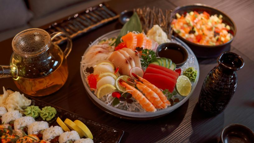 Robataria na Zona Sul de São Paulo conquista paladares com sushis e espetinhos japoneses autênticos
